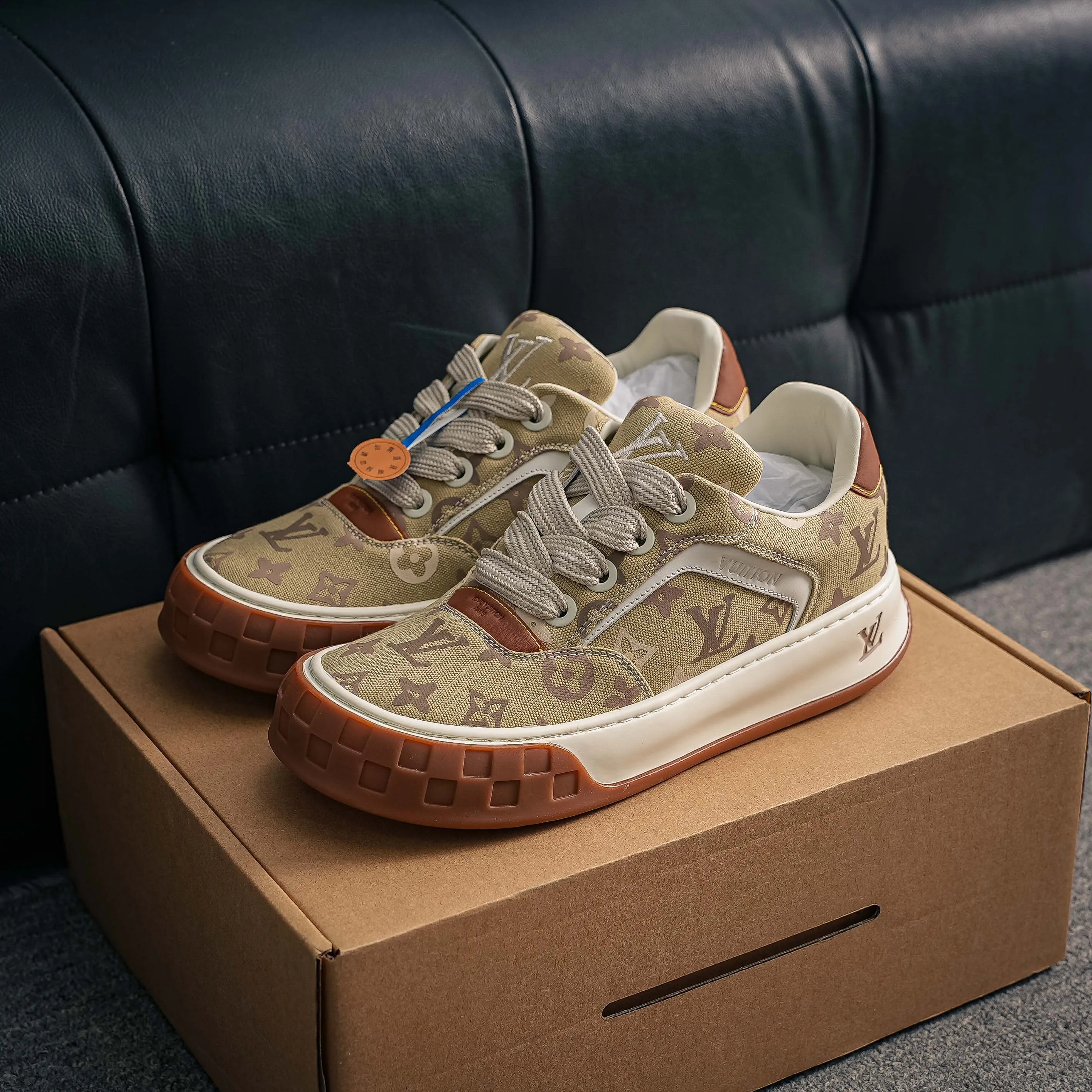 # LV tilted ， Shoes，Sneakers， Shoes，Skate Shoes~~ Sneakers， LV Shoes ， Cushioning TPU Vuitton ，